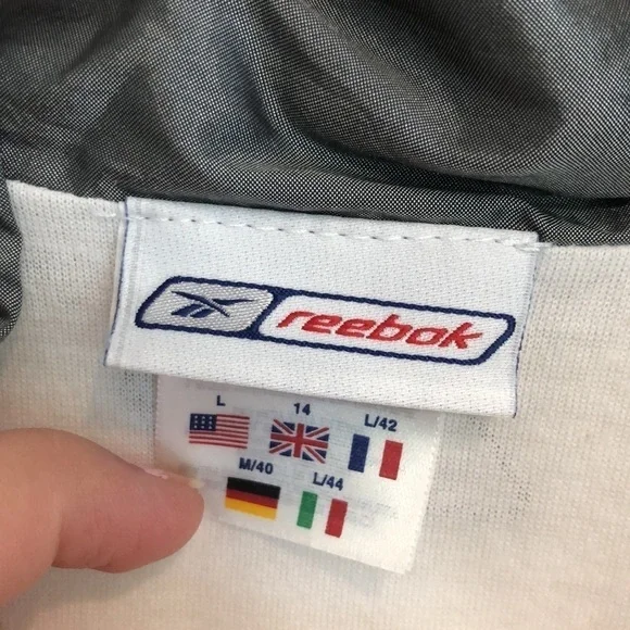 VINTAGE 90’s Reebok Full Body Zip Windbreaker in White With Gray Accents, Size L - Picture 4 of 6